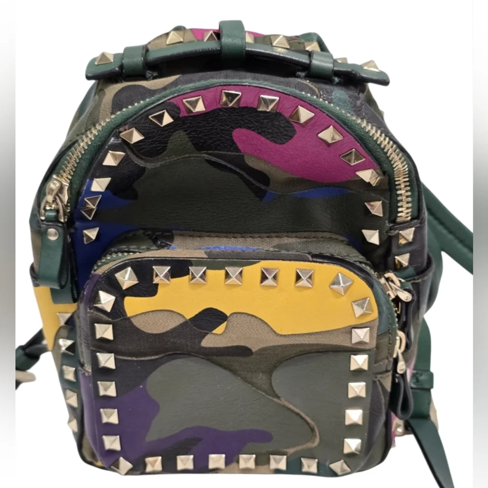 VALENTINO Garavani Rockstud Leather Backpack Camouflage‎